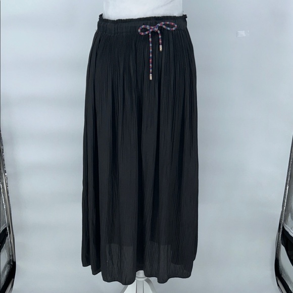 See U Soon Anthropologie Sz 6 Black Pleated Midi Skirt - Picture 3 of 7